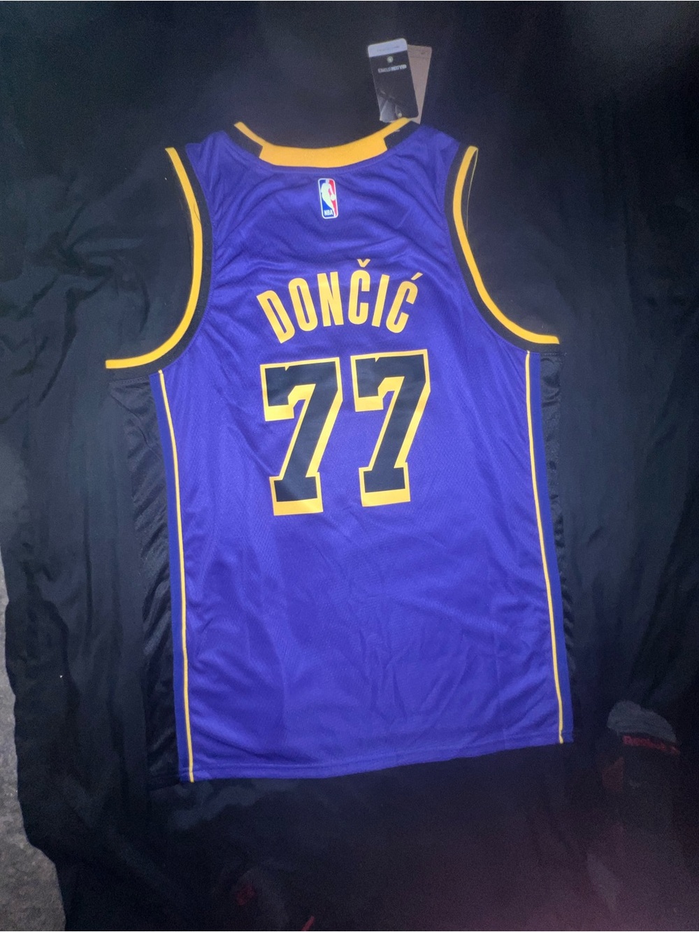 Luka Doncic 77 Los Angeles lakers statement edition swingman jersey size 52 xl